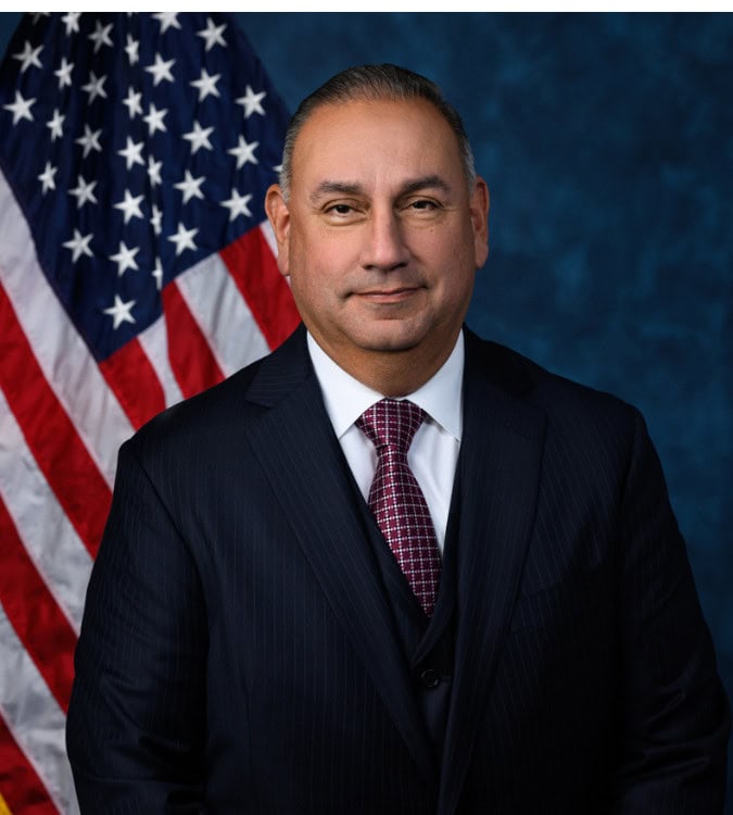 Gil Cisneros
