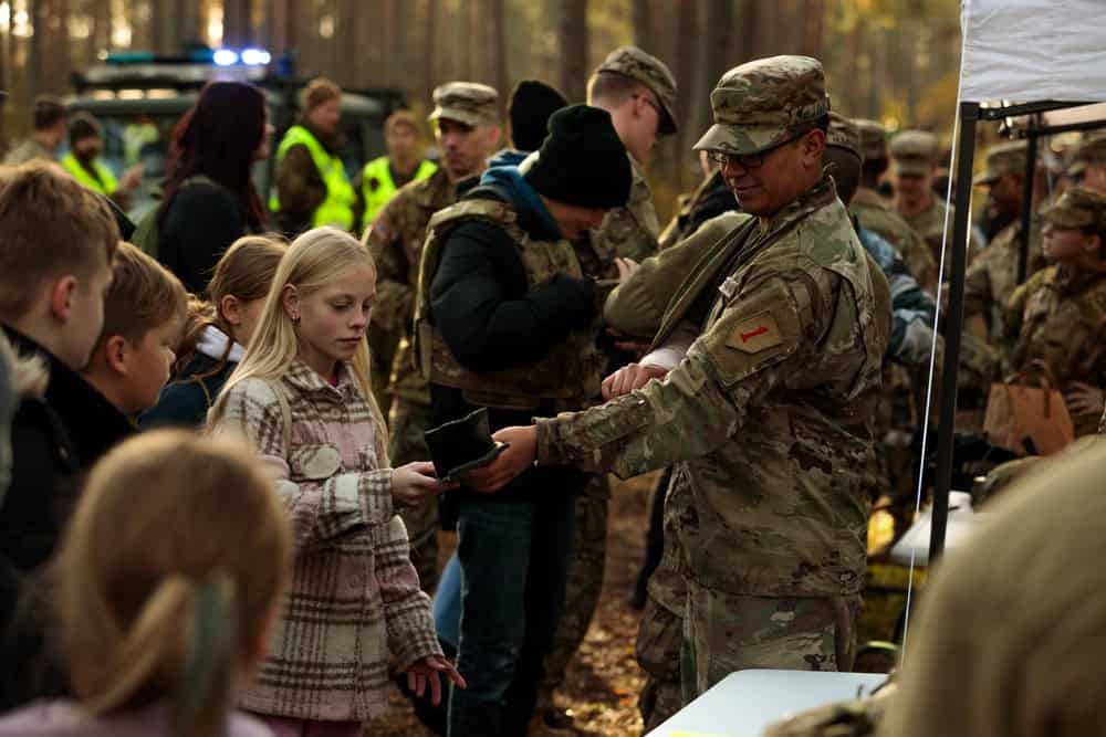 Doors of Perception: Synergy Between Cognitive Warfare and Human Security